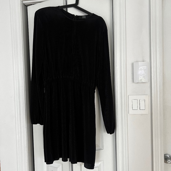 Icône Simons Shoulder Pads Dress - Picture 1 of 4